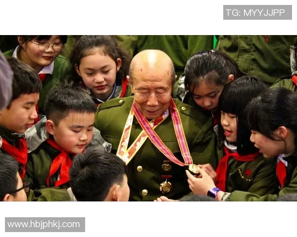 足球明星归乡从军报国展现体育精神与爱国情怀的感人故事