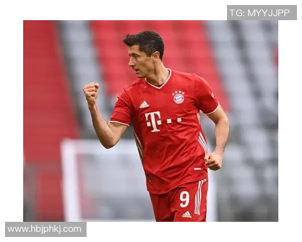 足球明星莱万的妻子背后的故事与生活点滴揭秘 足球明星莱万的妻子背后的故事与生活点滴揭秘